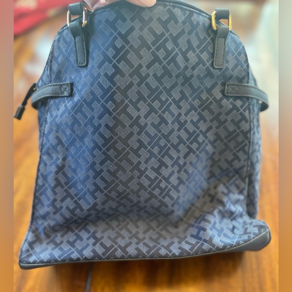 Tommy Hilfiger TH Monogram large purse navy blue - Picture 4 of 8